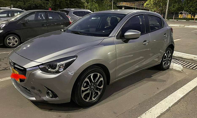 Mazda 2 Gran Touring...