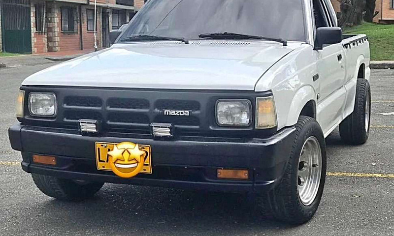Vendo O Cambio Mazda...
