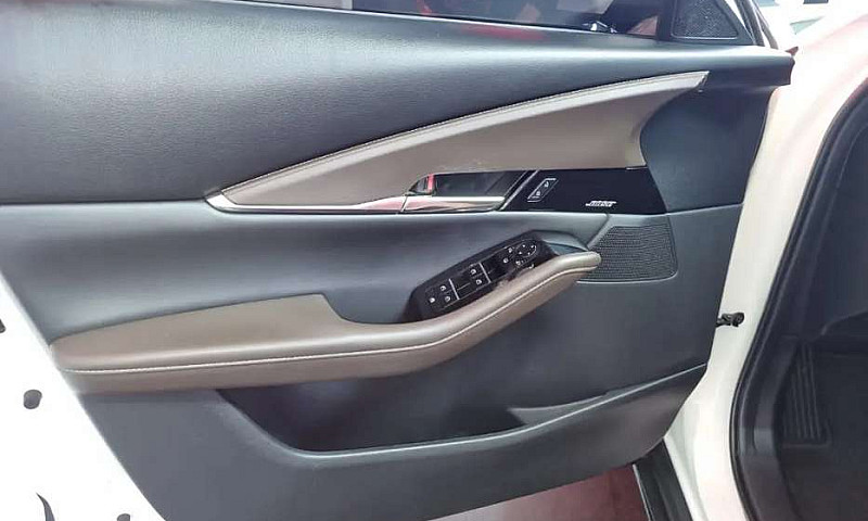 Vencambio Mazda Cx30...