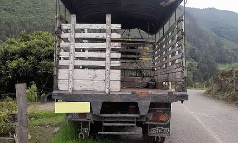 Vendo Camioneta Chev...