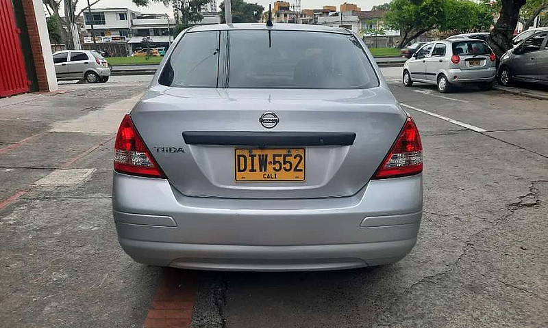 Nissan Tída Mio  201...