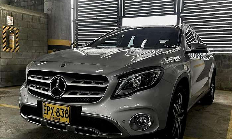 Mercedes Benz Gla 20...