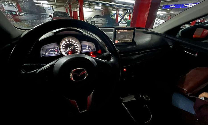 Mazda 2 Touring Meca...