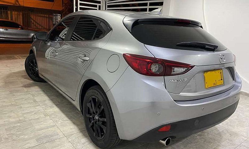 Mazda 3 Touring Auto...