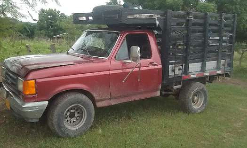 Vendo Camioneta Ford...