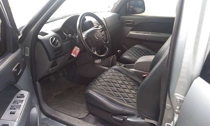 Camioneta Mazda Bt50...
