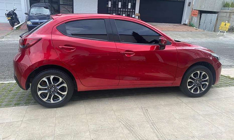 Mazda 2 Grand T...