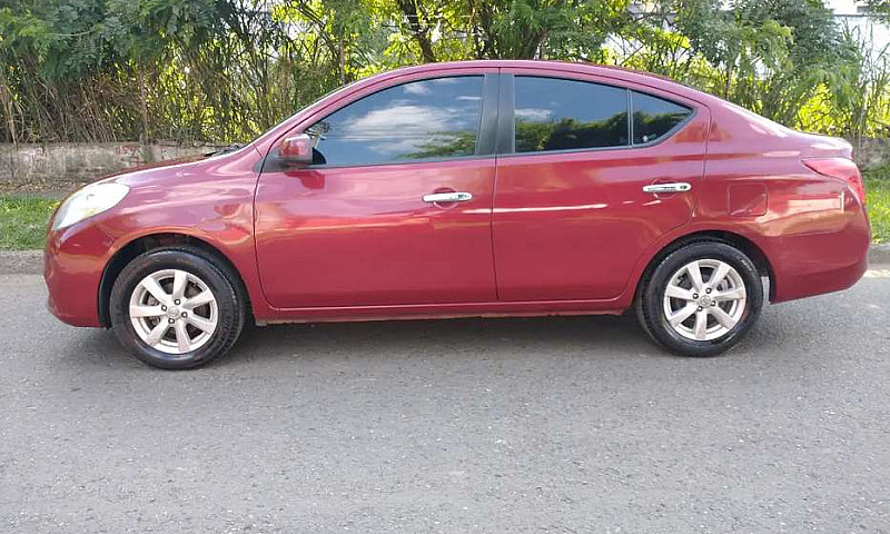 Nissan Versa 2013...