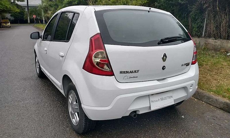Renault Sandero Dyna...