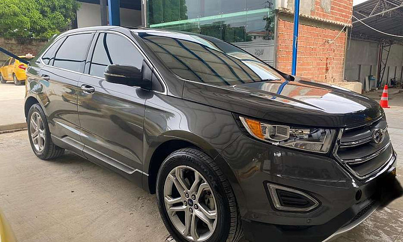 Ford Edge Titanium 2...