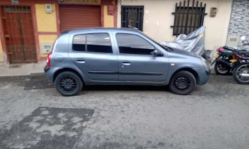 Vendo Clio...