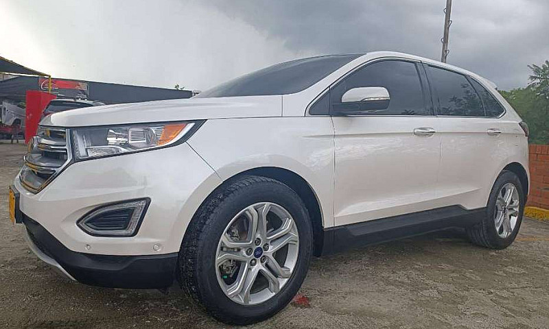Ford Edge Titanium...