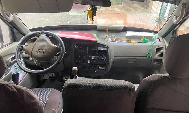 Buseta Kia Pregio 19...
