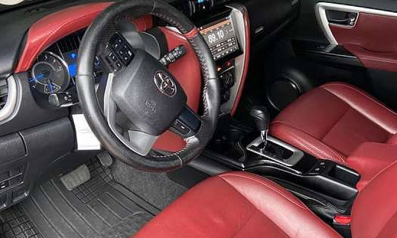 Toyota Fortuner 2.7...