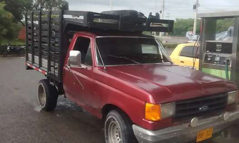 Vendo Camioneta Ford...