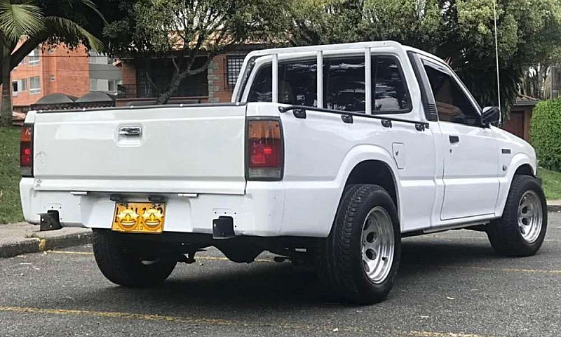 Vendo O Cambio Mazda...