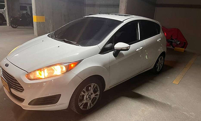 Se Vende Ford Fiesta...