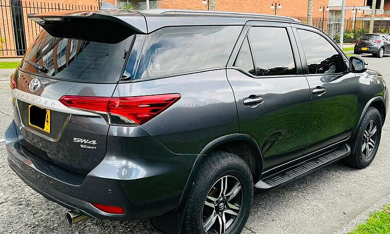 Toyota Fortuner...