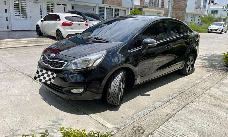 Vendo Kia Rio 2014, ...