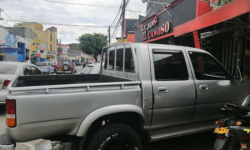 Toyota Hillux 22R Do...