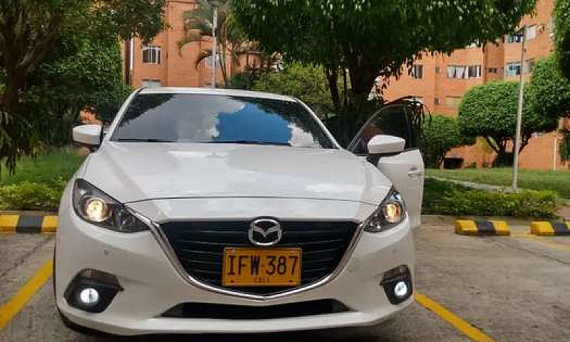Mazda 3 Touring 2015...