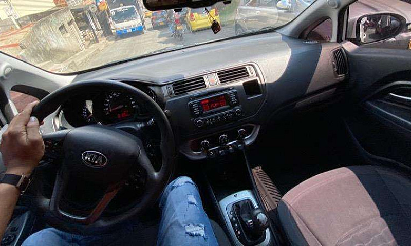 Kia Rio Automatico...