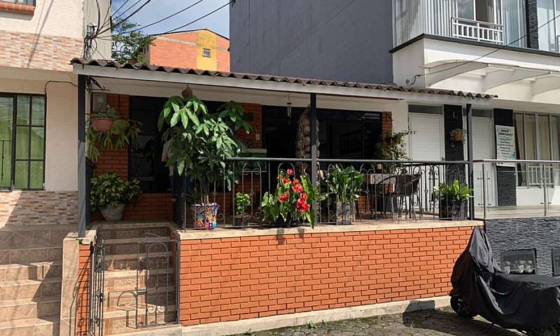 Casa En El Poblado S...