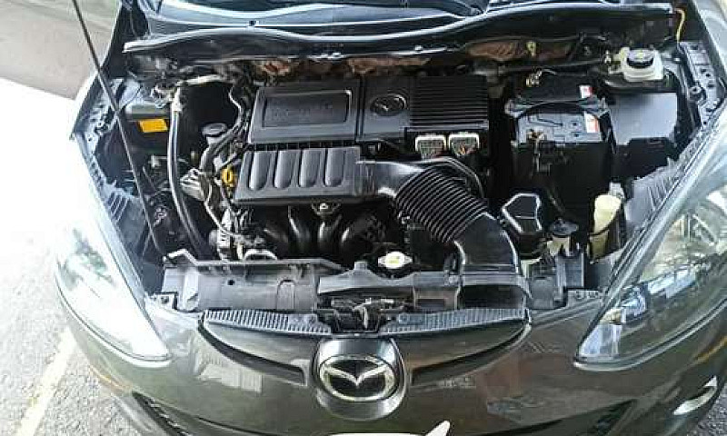 Vendo Mazda 2...