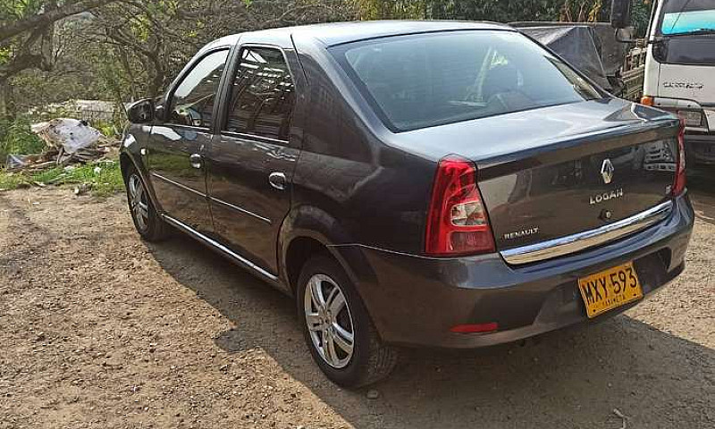 Renault Logan 2014...