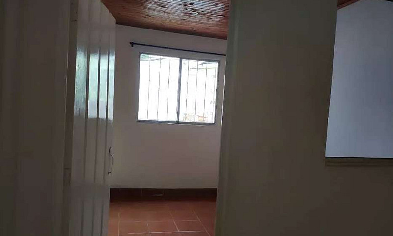 Casa Esquinera En Ar...