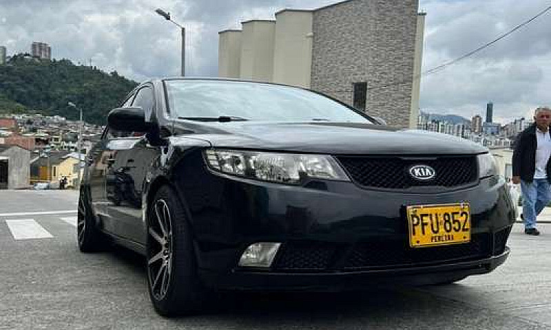 Vendo Kia Cerato...