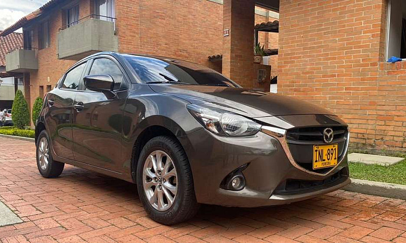 Se Vende Mazda 2 Tou...