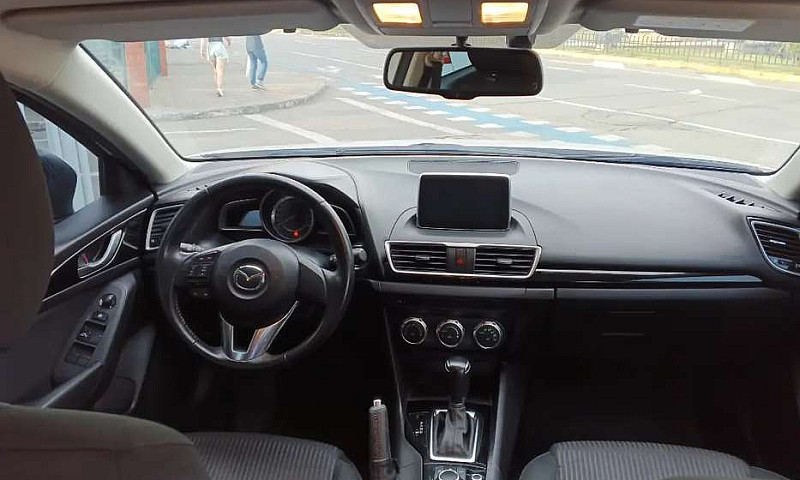 Mazda 3 Touring...