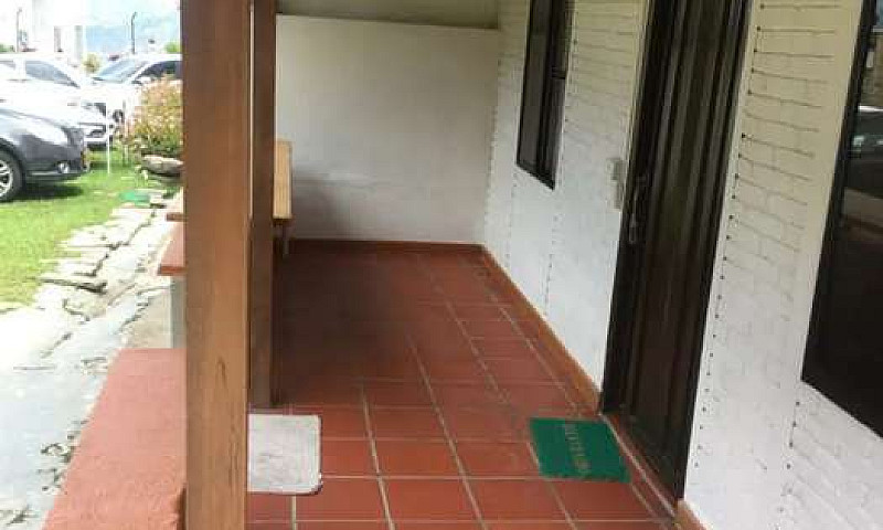 Arriendo Casa (Peque...