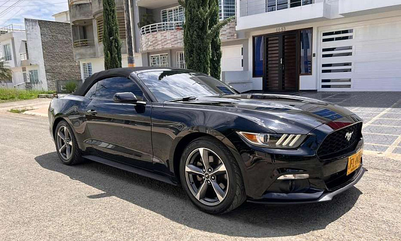 Vendo Ford Mustang I...
