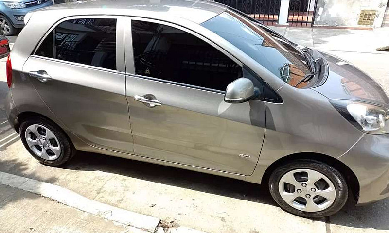 Vendo Nissan Marcha ...