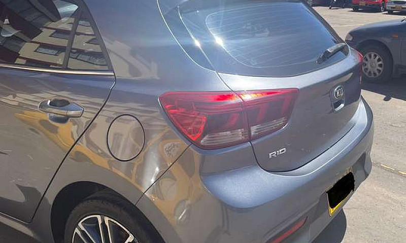 Vendo Kia Rio 2018 V...