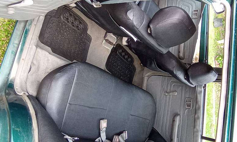 Se Vende Ford Festiv...