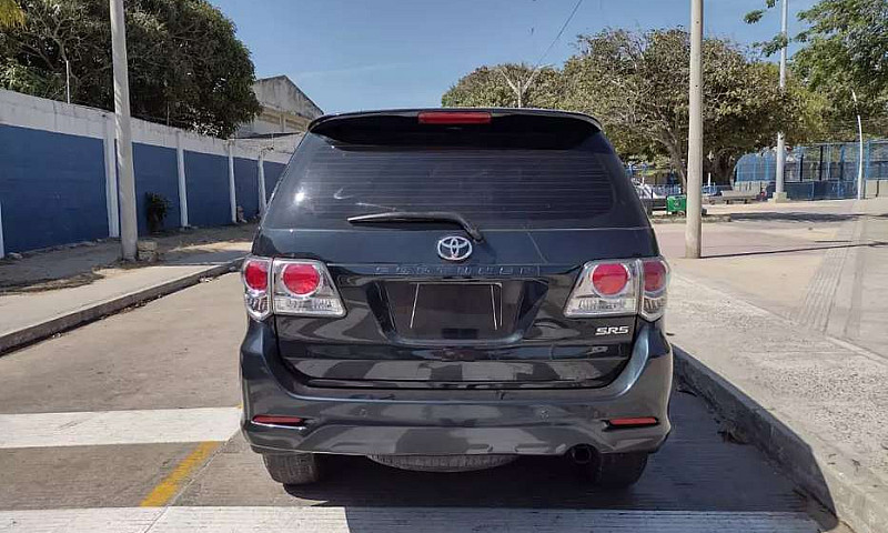 Toyota Fortuner 4*4-...