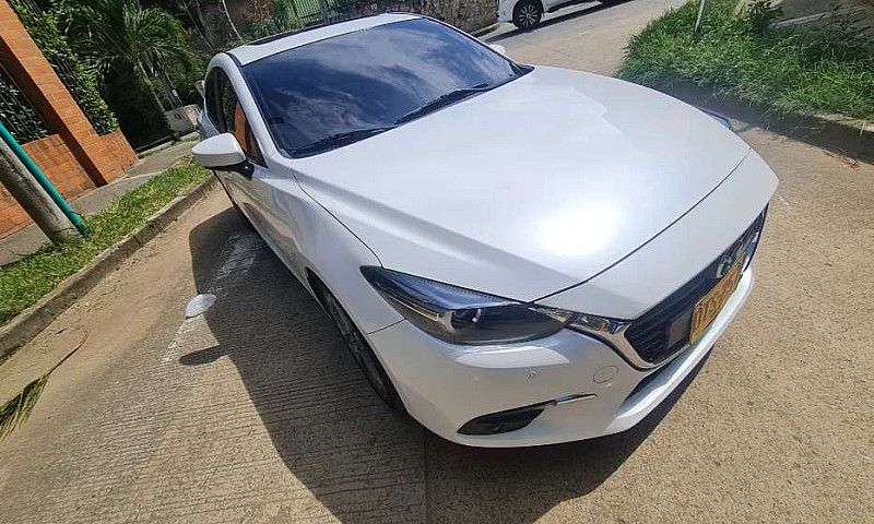 Mazda 3 Grand Tourin...