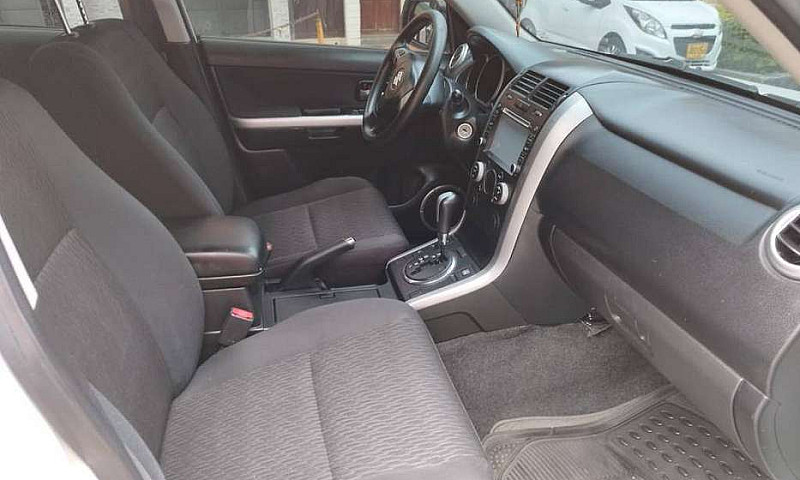 Vendo Suzuki Gran Vi...