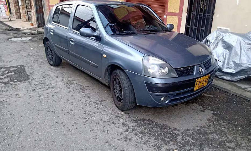 Vendo Clio...