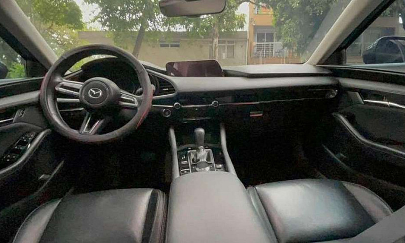 Mazda 3 Touring 2021...