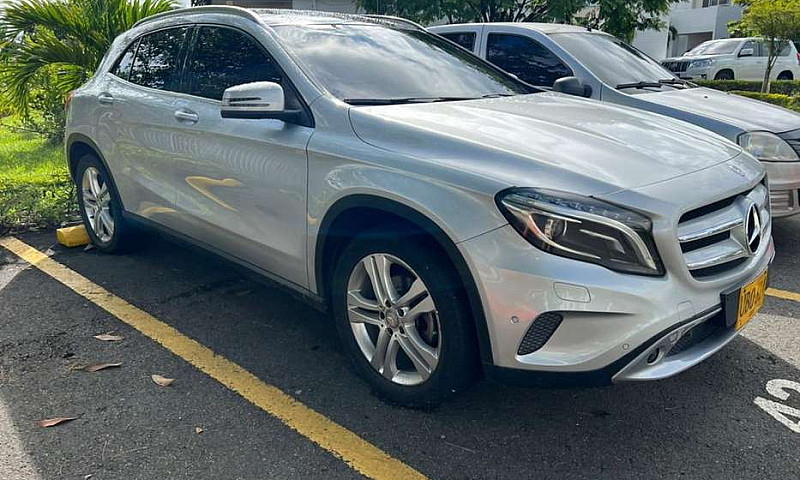 Camioneta Mercedes B...