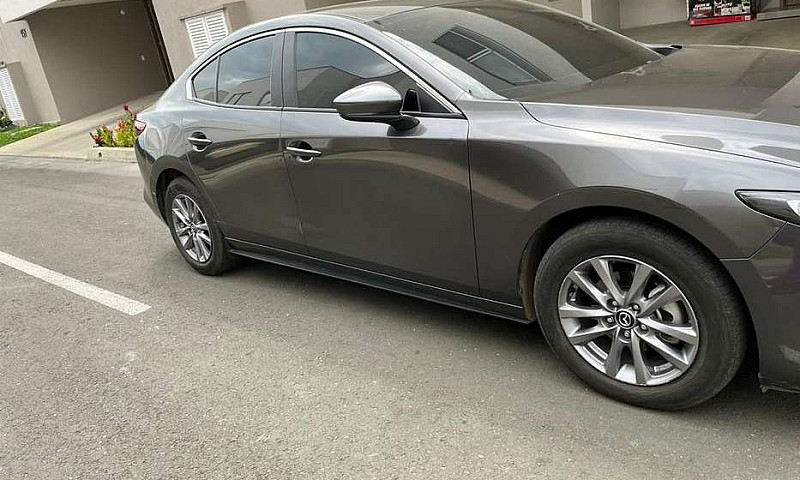 Mazda 3 Sedan, Poco ...
