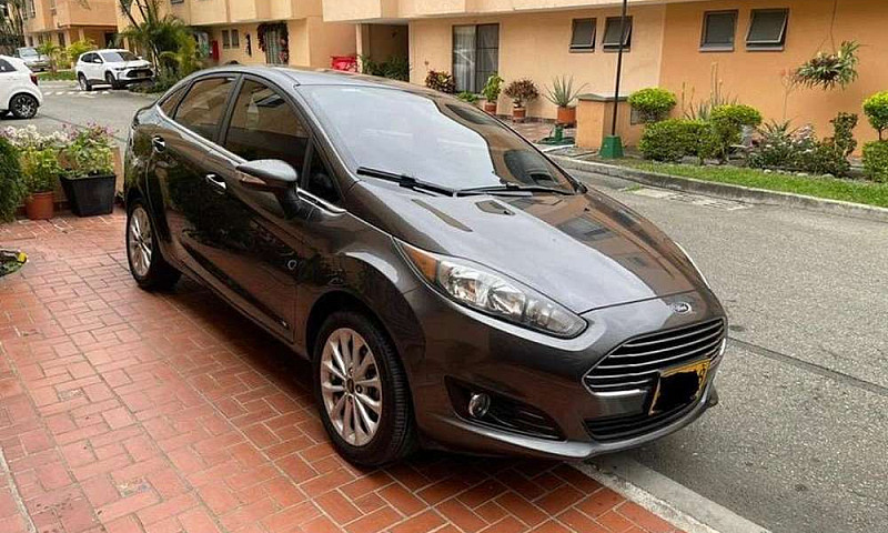 Ford Fiesta Titanium...