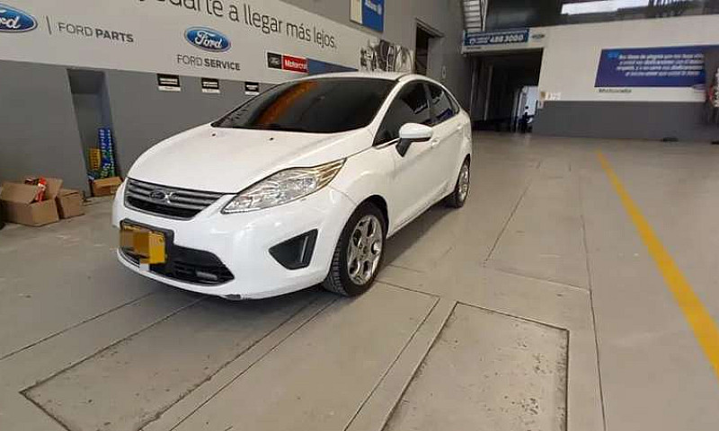 Vendo Ford Fiesta Bl...