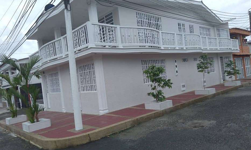 Hermosa Casa  Esquin...