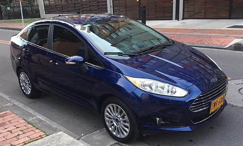 Se Vende Ford Fiesta...