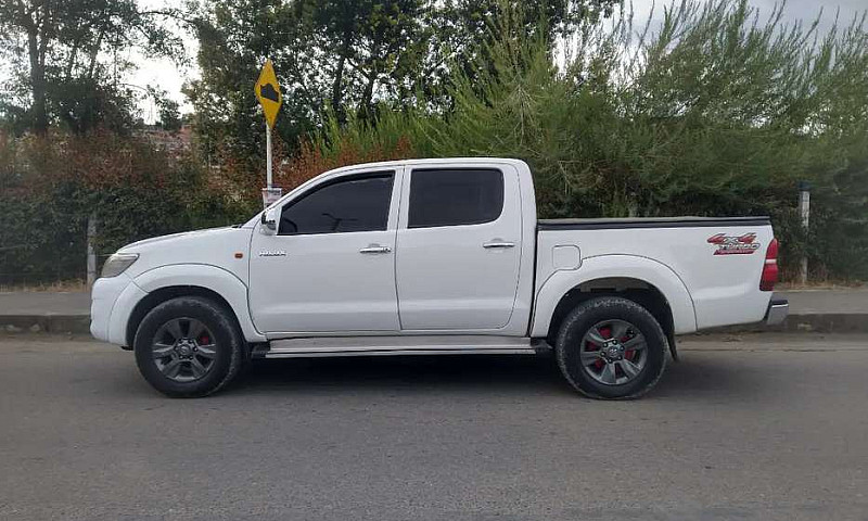 Toyota Hilux 4*4 Die...